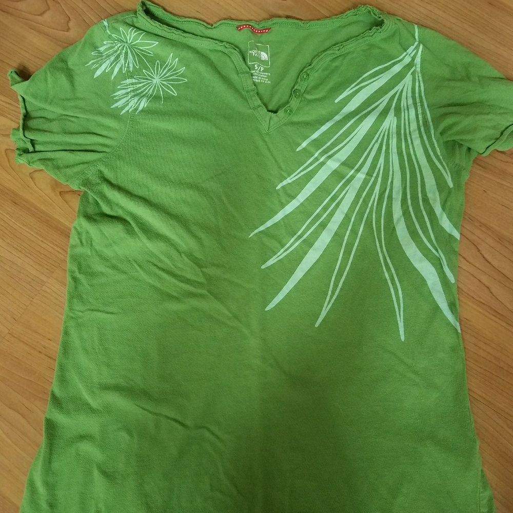North face print tee